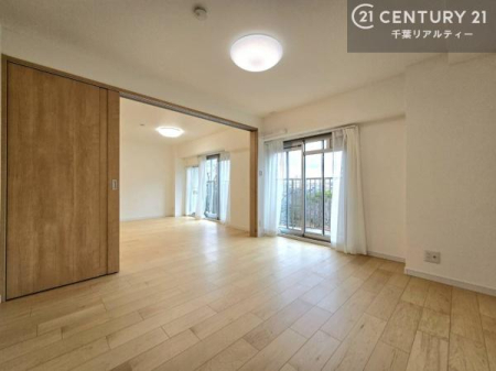 �Q�� �D���������������ޗm���́A���̖ڊo�߂��C�������ǂ������ł��ˁB���������Ԃ��������Ɖ߂������Ƃ��ł��܂��B�D�����F�����̃t���[�����O���ǂ�ȉƋ�ɂ��}�b�`���܂��I