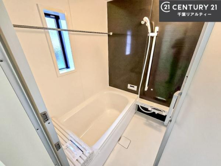 ���� �L�X�o�X�ň���̔������t���b�V���B�����L�΂���̂ŁA�����ɂ��������ƐZ����܂��ˁI�����̃o�X�^�C�����y���݂ɂȂ�܂��B