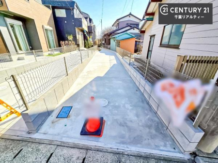 ���ԏ� ���ԃX�y�[�X��2�䕪����܂��I�Z�J���h�J�[�͂������A�o�C�N�⎩�]�ԂȂǂ��u���ꏊ�ɍ���܂���B