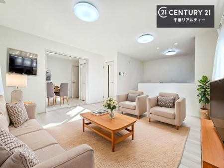 ���r���O �Ƌ��CG�p�[�X�ł��B�S�n�ǂ����r���O�͉Ƒ������R�ƏW�܂�܂��B�Ƒ��c�R�̎��Ԃ����������ł��B���Ƒ��ƁA����w�[���������Ԃ��߂��������ł��ˁB