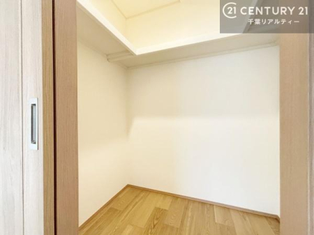 ���[ �E�H�[�N�C���N���[�[�b�g�t���ł��B��������̂��m���Ȃǂ����[���Ă��������ł��ˁI���ɂ���@�������ȂǋG�ߕ��̑傫�ȉƓd�����[�ł��܂��B