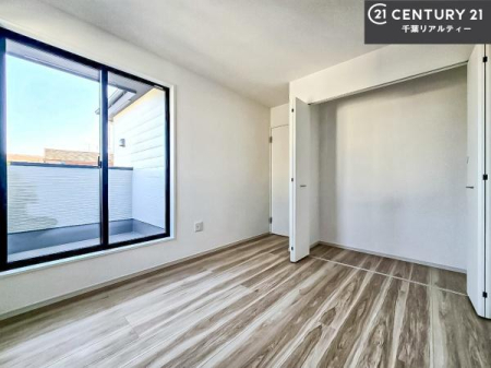 �Q�� �D���������������ޗm���́A���̖ڊo�߂��C�������ǂ������ł��ˁB���������Ԃ��������Ɖ߂������Ƃ��ł��܂��B�D�����F�����̃t���[�����O���ǂ�ȉƋ�ɂ��}�b�`���܂��I