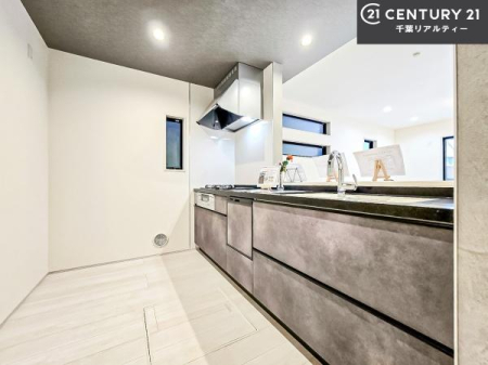 �L�b�`�� ��Ƃ����₷���V�X�e���L�b�`���ł��I���[����������t���Ă���̂ŁA�����X�y�[�X�ɕ���u���Ȃ��čςނ̂ŁA�L�X�g���āA���K�ɍ�Ƃ��ł��܂��I