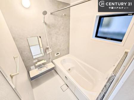 ���� �������������l�̕��͋C�̃o�X���[���́A�V�b�N�ȃf�U�C���Ńo�X�^�C�����[���I
���d���撣���Ă��邲�J���ɂ��D�݂̓����̓����܂����āA�y����ł݂Ă͂������ł��傤���H