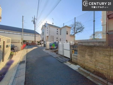 �O�ʓ��H�܂ތ��n�ʐ^ �O�ʓ��H��4���I�z����ǍD�ȗ��n�ł��B
�Ԍɓ��ꂪ���ȕ������S�ł��ˁB