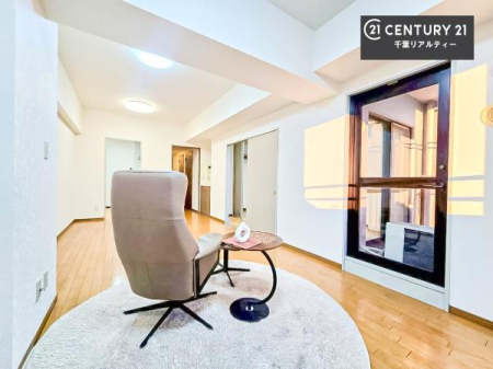 ���r���O �J�����̂���L�XLDK�I�\�t�@�[��_�C�j���O�e�[�u����u���Ă������ɂȂ�Ȃ��̂ŉ��K�ɉ߂����܂��I�R�~���j�P�[�V���������₷�����r���O�ł��I