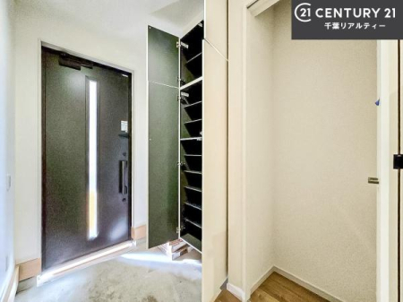 ���� �V���[�Y�{�b�N�X�t���Ȃ̂ŁA���ւ��Еt�����|�������₷���ł��I
�X�b�L���������ւŌ˂��J�����u�ԁA�������̂���S�n������Ԃ��o�}���Ă���܂��B
