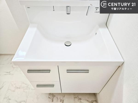 ���ʑ�E���ʏ� �[�����ʑ�{�E���́A�������˂ɂ����̂ł�����ꂪ�y�X�I���������ۂĂ܂��I
�L���C�Ȑ��ʏ��Ŏ��������̃��`�x�[�V�������オ��܂��ˁI