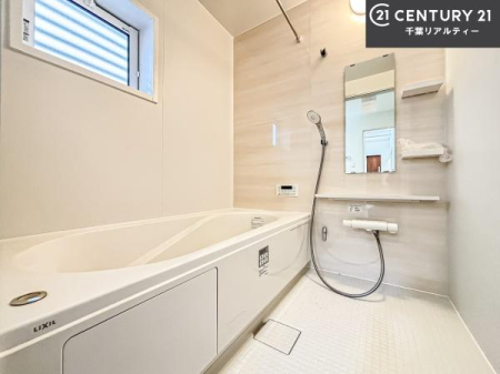 ���� �������������l�̕��͋C�̃o�X���[���́A�����o�Ă��ăo�X�^�C�����[���I
���d���撣���Ă��邲�J���ɂ��D�݂̓����̓����܂����āA�y����ł݂Ă͂������ł��傤���H