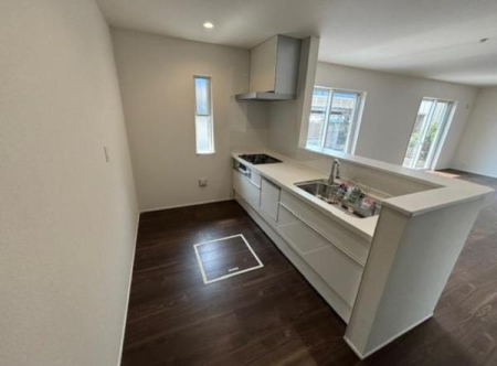 �L�b�`�� ��l�C�̑Ζʎ��V�X�e���L�b�`�����̗p���Ă��܂��I���Ƒ��̃R�~���j�P�[�V���������R�Ƒ�����݌v�ł��B
���q�l�ɂ��ڂ��͂��̂Ŋ������ł��ˁB���[�͂�����܂��I