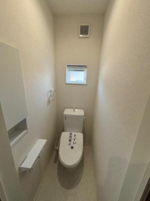 �g�C�� �������֍��ɂ��A�~��͕֍����g�����ł���̂ŗ₽���֍��ɍ��炸�ɍςފ������d�l�ł��I�V���v���ȃJ���[����Ƃ��Ă���̂ŁA������ꂪ���₷���ł��B