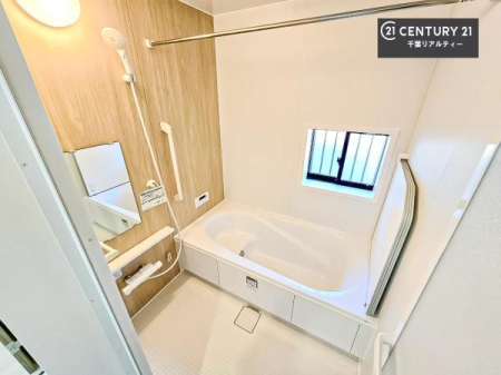 ���� �������������l�̕��͋C�̃o�X���[���́A�����o�Ă��ăo�X�^�C�����[���I
���d���撣���Ă��邲�J���ɂ��D�݂̓����̓����܂����āA�y����ł݂Ă͂������ł��傤���H