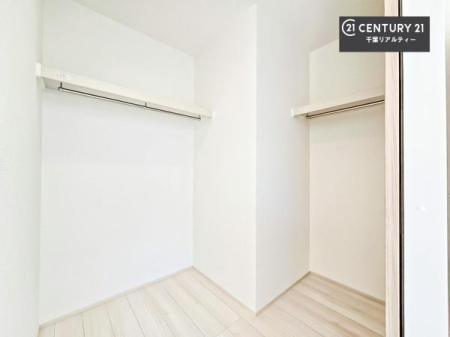 ���[ �E�H�[�N�C���N���[�[�b�g�t���ł��B��������̂��m���Ȃǂ����[���Ă��������ł��ˁI���ɂ���@�������ȂǋG�ߕ��̑傫�ȉƓd�����[�ł��܂��B