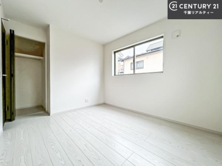 �m�� ���[�X�y�[�X�����Ă��܂��I�������X�b�L�����ڂ��鎖���ł��܂��ˁB
�Ƌ��I�΂Ȃ��V���v���ȃf�U�C���ׁ̈A�Ƌ��I�΂����C�ɓ���̋�ԍ�肪�ł������ł��ˁB