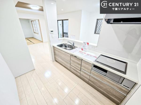 �L�b�`�� ��Ƃ肠�钲���X�y�[�X�ō�Ƃ����₷�����K�ȃL�b�`���ł��I
���q�l�ƈꏏ�ɂ��َq������y���߂�L�X�X�y�[�X�ł��B�y�����������ԂɂȂ肻���ł��ˁI