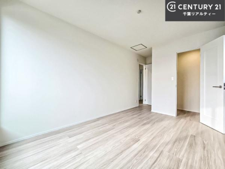 ���r���O�ȊO�̋��� ���[�X�y�[�X�����Ă��܂��I�������X�b�L�����ڂ��鎖���ł��܂��ˁB
�Ƌ��I�΂Ȃ��V���v���ȃf�U�C���ׁ̈A�Ƌ��I�΂����C�ɓ���̋�ԍ�肪�ł������ł��ˁB