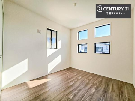 ���r���O�ȊO�̋��� �V���v���Ƀf�U�C������Ă��邽�߁A�Ƌ��I�т܂���I
���C�ɓ���̉Ƌ��u���Ă��낰���Ԃ���邱�Ƃ��ł��܂��B