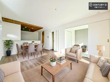 ���r���O �Ƌ��CG�p�[�X�ł��B��؂ȉƑ����W�܂邩�炱��LDK�ɂ͂�����肽���B
�q�����������C�ɏ΂��Ȃ��瑖�����Ă���p�����������u�L���Ƃɂ��ėǂ������v�Ǝv���u�Ԃł��B