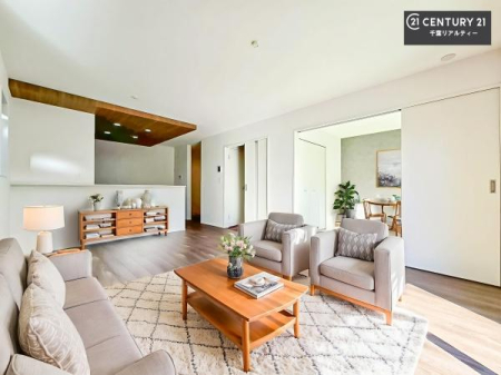 ���r���O �Ƌ��CG�p�[�X�ł��B�S�n�ǂ����r���O�͉Ƒ������R�ƏW�܂�܂��B�Ƒ��c�R�̎��Ԃ����������ł��B���Ƒ��ƁA����w�[���������Ԃ��߂��������ł��ˁB