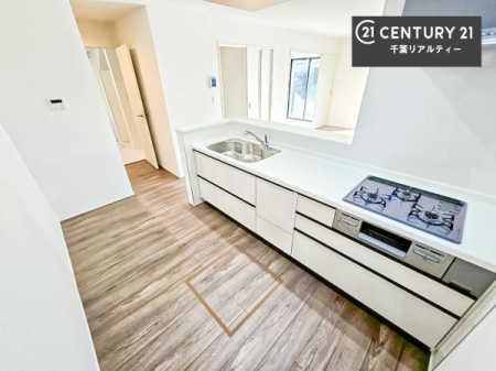 �L�b�`�� ��l�C�̑Ζʎ��V�X�e���L�b�`�����̗p���Ă��܂��I���Ƒ��̃R�~���j�P�[�V���������R�Ƒ�����݌v�ł��B
���q�l�ɂ��ڂ��͂��̂Ŋ������ł��ˁB�L�X�g���ĉ��K�ɍ�Ƃ��i�݂܂��B