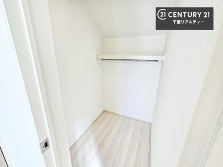 ���[ �E�H�[�N�C���N���[�[�b�g�t���ł��B��������̂��m���Ȃǂ����[���Ă��������ł��ˁI���ɂ���@�������ȂǋG�ߕ��̑傫�ȉƓd�����[�ł��܂��B