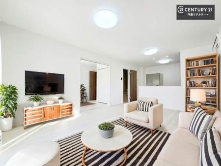 ���r���O �Ƌ��CG�p�[�X�ł��B�D�����z���܂肪���r���O����ł���ċ��S�n�̗ǂ���Ԃ����o���Ă���܂��I
���났�̎��Ԃ��߂����܂��I