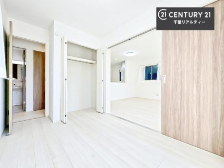 �m�� ���r���O�Ɨאڂ����m���́A�Ǝ��̋x�e�X�y�[�X��L�b�Y�X�y�[�X�Ƃ��Ċ��p����̂��悳�����ł��ˁI


