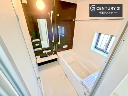 ���� ������Ƃ����������̂���o�X���[���I���K�ȃo�X�^�C��������܂��I
1���̔�����������Ɩ����Ă����f�G�ȃ����N�[�[�V������ԂɂȂ肻���ł��ˁB