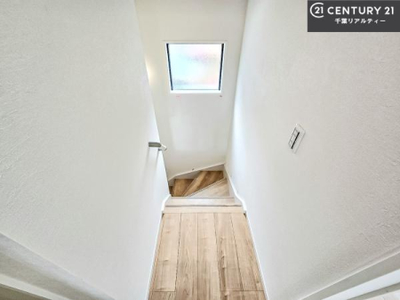 ���̑����� �K�i�͖��邭�萠������Ă��܂��B���q�l�₲�N�z�̕������S���Ă����p�����܂��ˁB
