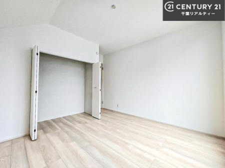 �m�� ���[�X�y�[�X�����Ă��܂��I�������X�b�L�����ڂ��鎖���ł��܂��ˁB
�Ƌ��I�΂Ȃ��V���v���ȃf�U�C���ׁ̈A�Ƌ��I�΂����C�ɓ���̋�ԍ�肪�ł������ł��ˁB