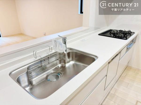 �L�b�`�� ���C�h�ȃV���N�ł��ˁI�������˂ɂ������������₷���Ǝ����y�X�d�l�̃V�X�e���L�b�`���ł��I
�f�U�C�����Ƌ@�\�������˂��L�b�`���Ő�����������܂��ˁI