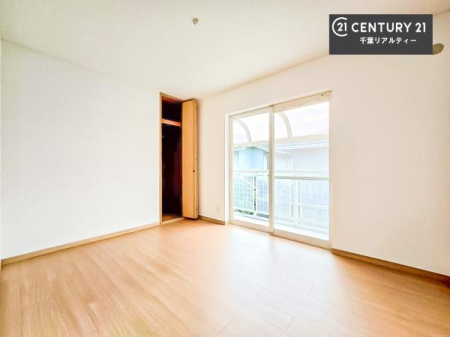 �Q�� �o���R�j�[�ɖʂ��Ă���m���ł��B���邭�����肪����A���C����������ł��܂��I���N���āA�O�ɏo�Ĕw�L�т����[�ċz�����ǂ������}������邱�Ƃ��ł��܂��B