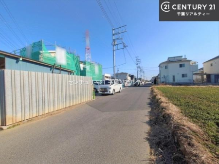 �O�ʓ��H�܂ތ��n�ʐ^ �O�ʓ��H�͂U���I�z����ǍD�ȗ��n�ł��B
�Ԍɓ��ꂪ���ȕ������S�ł��ˁB