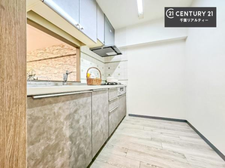 �L�b�`�� ��l�C�̑Ζʎ��V�X�e���L�b�`�����̗p���Ă��܂��I���Ƒ��̃R�~���j�P�[�V���������R�Ƒ�����݌v�ł��B
���q�l�ɂ��ڂ��͂��̂Ŋ������ł��ˁB�L�X�g���ĉ��K�ɍ�Ƃ��i�݂܂��B