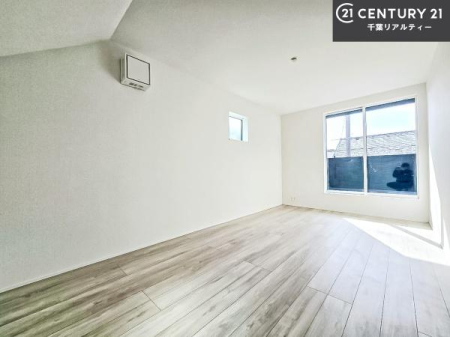 �m�� �o���R�j�[�ɖʂ��Ă���m���ł��B���邭�����肪����A���C����������ł��܂��I���N���āA�O�ɏo�Ĕw�L�т����[�ċz�����ǂ������}������邱�Ƃ��ł��܂��B