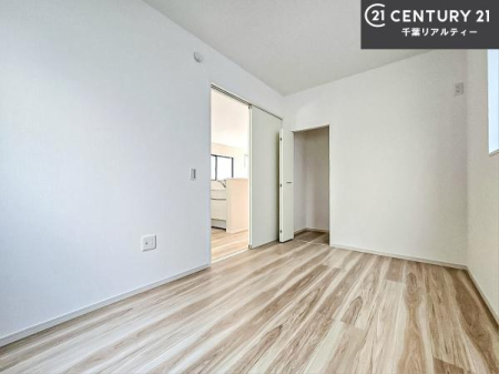 ���r���O�ȊO�̋��� �V���v���Ƀf�U�C������Ă��邽�߁A�Ƌ��I�т܂���I
���C�ɓ���̉Ƌ��u���Ă��낰���Ԃ���邱�Ƃ��ł��܂��B