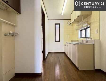 �L�b�`�� ��Ƃ肠�钲���X�y�[�X�ō�Ƃ����₷�����K�ȃL�b�`���ł��I
���q�l�ƈꏏ�ɂ��َq������y���߂�L�X�X�y�[�X�ł��B�y�����������ԂɂȂ肻���ł��ˁI