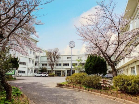 ���ӊ� �y���w�Z�z��t�s���݂�䒆�w�Z�F500m