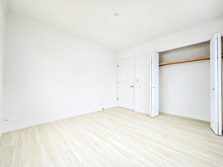 �Q�� ���[�X�y�[�X�����Ă��܂��I�������X�b�L�����ڂ��鎖���ł��܂��ˁB
�Ƌ��I�΂Ȃ��V���v���ȃf�U�C���ׁ̈A�Ƌ��I�΂����C�ɓ���̋�ԍ�肪�ł������ł��ˁB