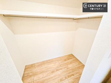 ���[ �E�H�[�N�C���N���[�[�b�g�t���ł��B��������̂��m���Ȃǂ����[���Ă��������ł��ˁI���ɂ���@�������ȂǋG�ߕ��̑傫�ȉƓd�����[�ł��܂��B