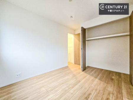 ���r���O�ȊO�̋��� �V���v���Ƀf�U�C������Ă��邽�߁A�Ƌ��I�т܂���I
���C�ɓ���̉Ƌ��u���Ă��낰���Ԃ���邱�Ƃ��ł��܂��B