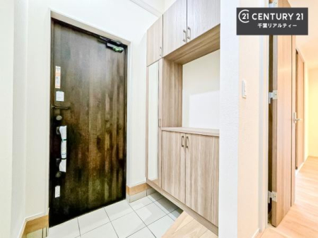 ���� �V���[�Y�{�b�N�X�t���Ȃ̂ŁA���ւ��Еt�����|�������₷���ł��I
�X�b�L���������ւŌ˂��J�����u�ԁA�������̂���S�n������Ԃ��o�}���Ă���܂��B