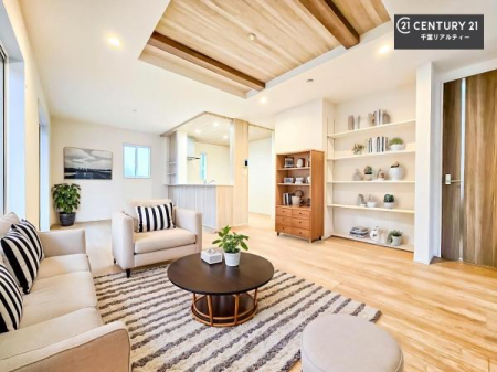 ���r���O �Ƌ��CG�p�[�X�ł��B�D�����z���܂肪���r���O����ł���ċ��S�n�̗ǂ���Ԃ����o���Ă���܂��I
���R�ƉƑ����W����b��������S�n�悢��ԁI