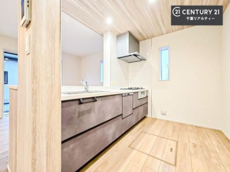 �L�b�`�� ���[�X�y�[�X���L�x�ŁA�����X�y�[�X���X�b�L���ƕЕt���Ђ�`�����p�ł��܂��I
���K�ɍ�Ƃ��ł��܂��I�����̗���������܂��I