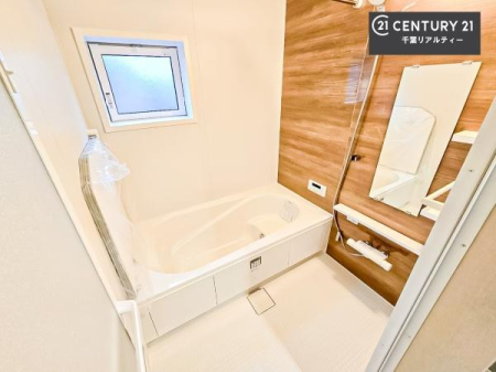 ���� �������������l�̕��͋C�̃o�X���[���́A�����o�Ă��ăo�X�^�C�����[���I
���d���撣���Ă��邲�J���ɂ��D�݂̓����̓����܂����āA�y����ł݂Ă͂������ł��傤���H