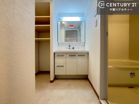 ���ʑ�E���ʏ� �O�ʋ��d�l�̐��ʏ��́A�g�����Ȃ݂����₷������I���͎��[�ɂȂ��Ă��܂��B�h���C���[�₨���ϓ����Еt������̂Ő��ʑ������X�b�L���ƌ����邱�Ƃ��o���܂��I