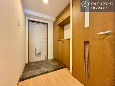 ���� �V���[�Y�{�b�N�X�t���Ȃ̂ŁA���ւ��Еt�����|�������₷���ł��I
�X�b�L���������ւŌ˂��J�����u�ԁA�������̂���S�n������Ԃ��o�}���Ă���܂��B
