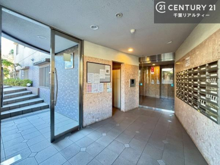 �G���g�����X ��؂Ȃ��q�l�����o�}������G���g�����X�B����]�̕����܂Ƃ߂Ă��ē��B
���₢���킹�ɑ��Ή����܂��I