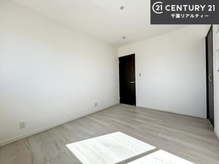 ���r���O�ȊO�̋��� ���[�X�y�[�X�����Ă��܂��I�������X�b�L�����ڂ��鎖���ł��܂��ˁB
�Ƌ��I�΂Ȃ��V���v���ȃf�U�C���ׁ̈A�Ƌ��I�΂����C�ɓ���̋�ԍ�肪�ł������ł��ˁB