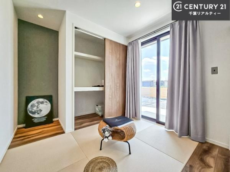 �a�� �^�^�~�̍��肪���炬��^����A�����b�N�X��ԁB�J�����̂���a���ƂȂ��Ă���܂��B���{�l�̐S������u�a�v�̋�ԁB�䑐�̍���Y����Ԃ͖����̂ЂƎ������o���Ă���܂��I